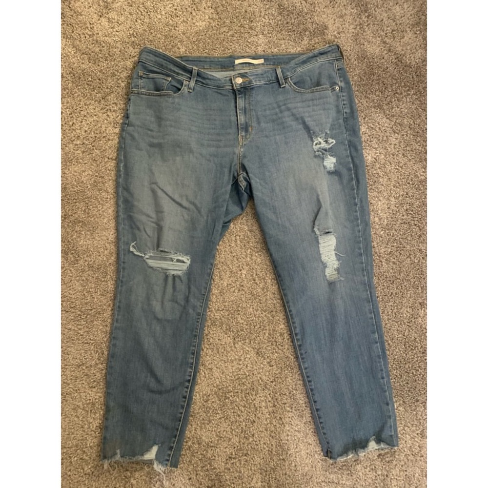 Ripped Levi’s Jeans